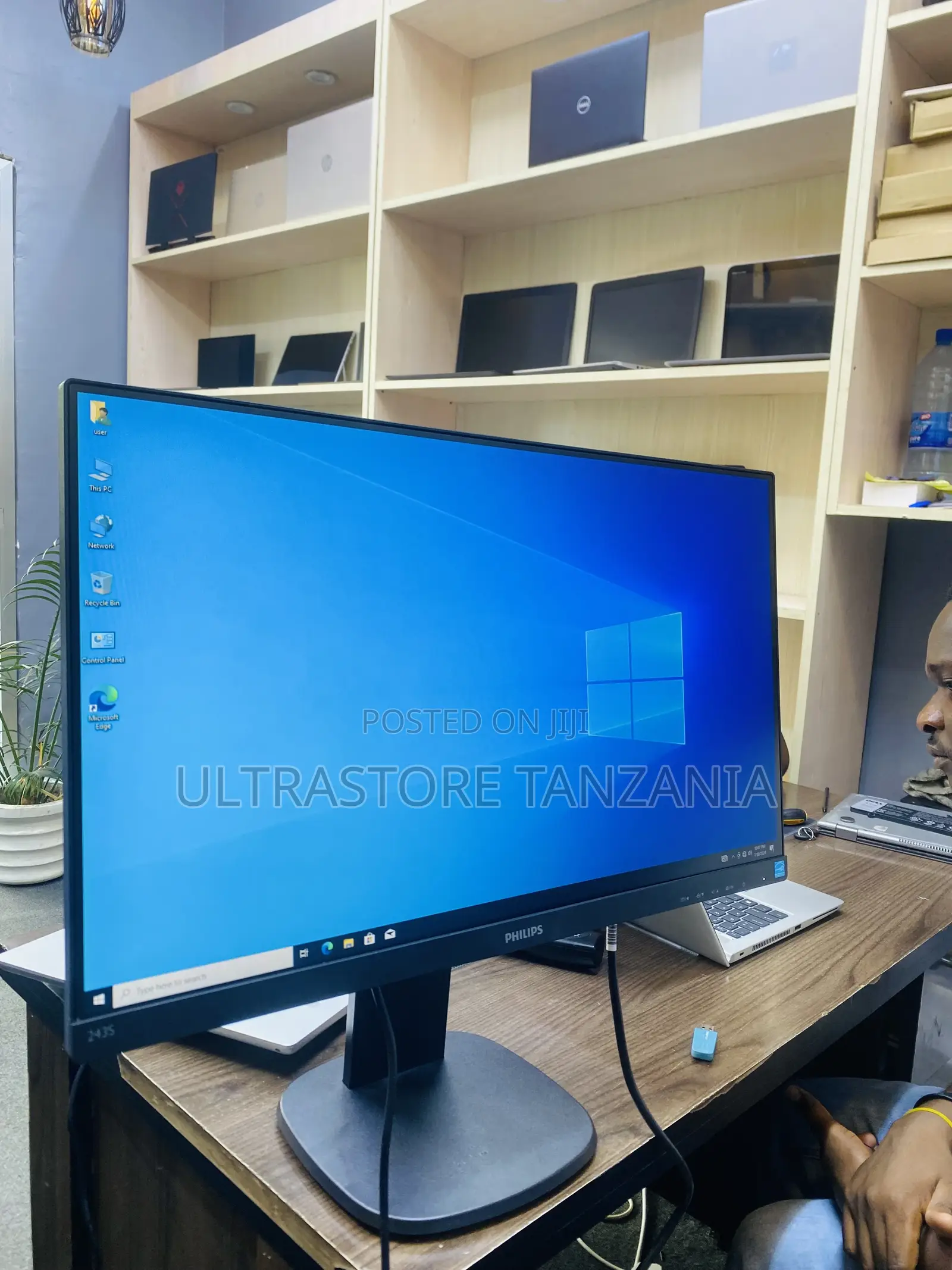 New Philips Frameless Monitor 24” Offer