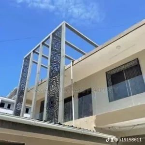 5bdrm House in Msasani Beach for sale