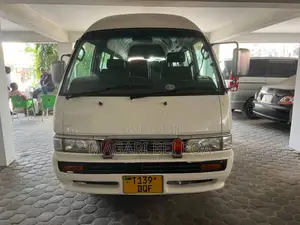 Nissan Caravan (Urvan) 2003 White