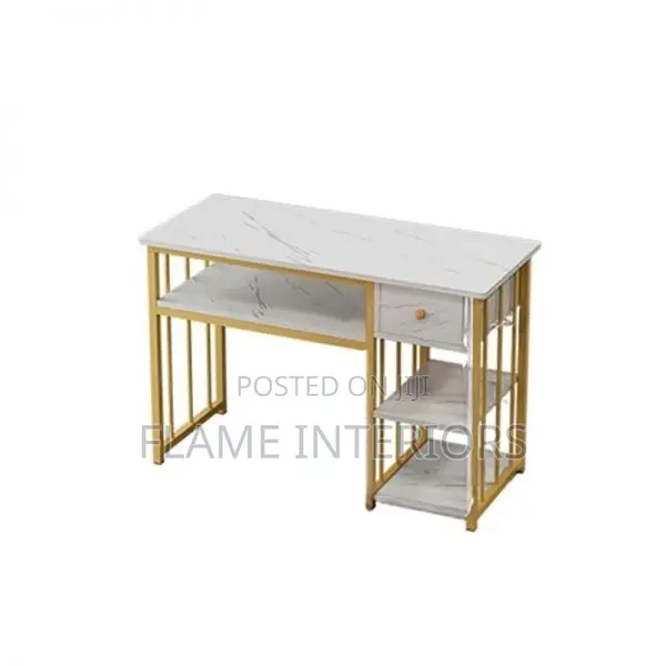 Manicure Table