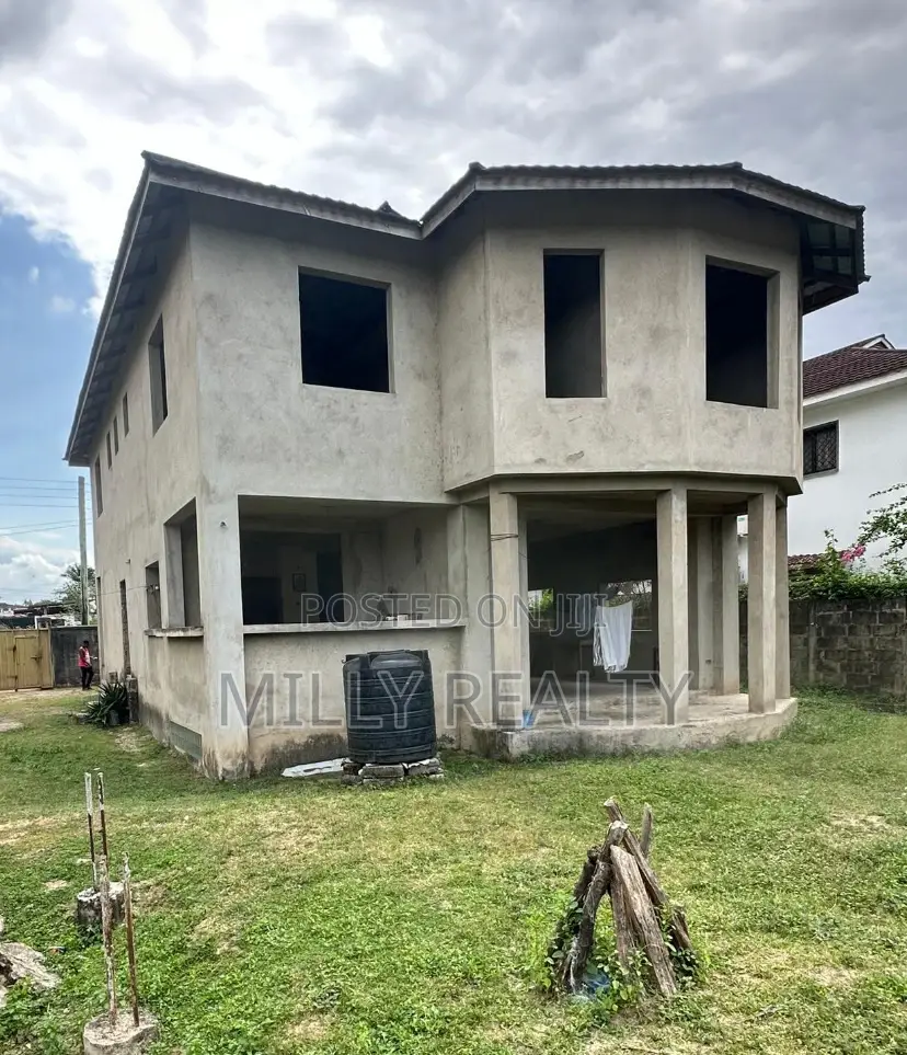 5bdrm House in Mbezi Beach Africana, Kinondoni for sale