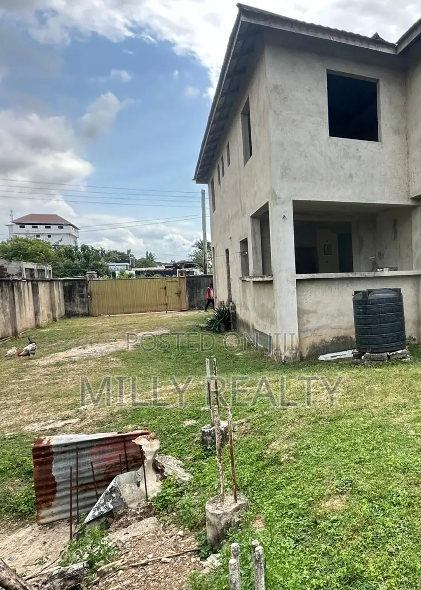 5bdrm House in Mbezi Beach Africana, Kinondoni for sale