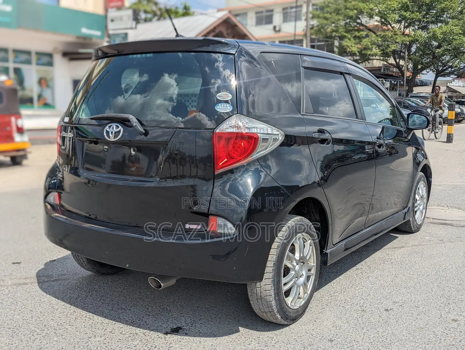 Toyota Ractis 2010 Black