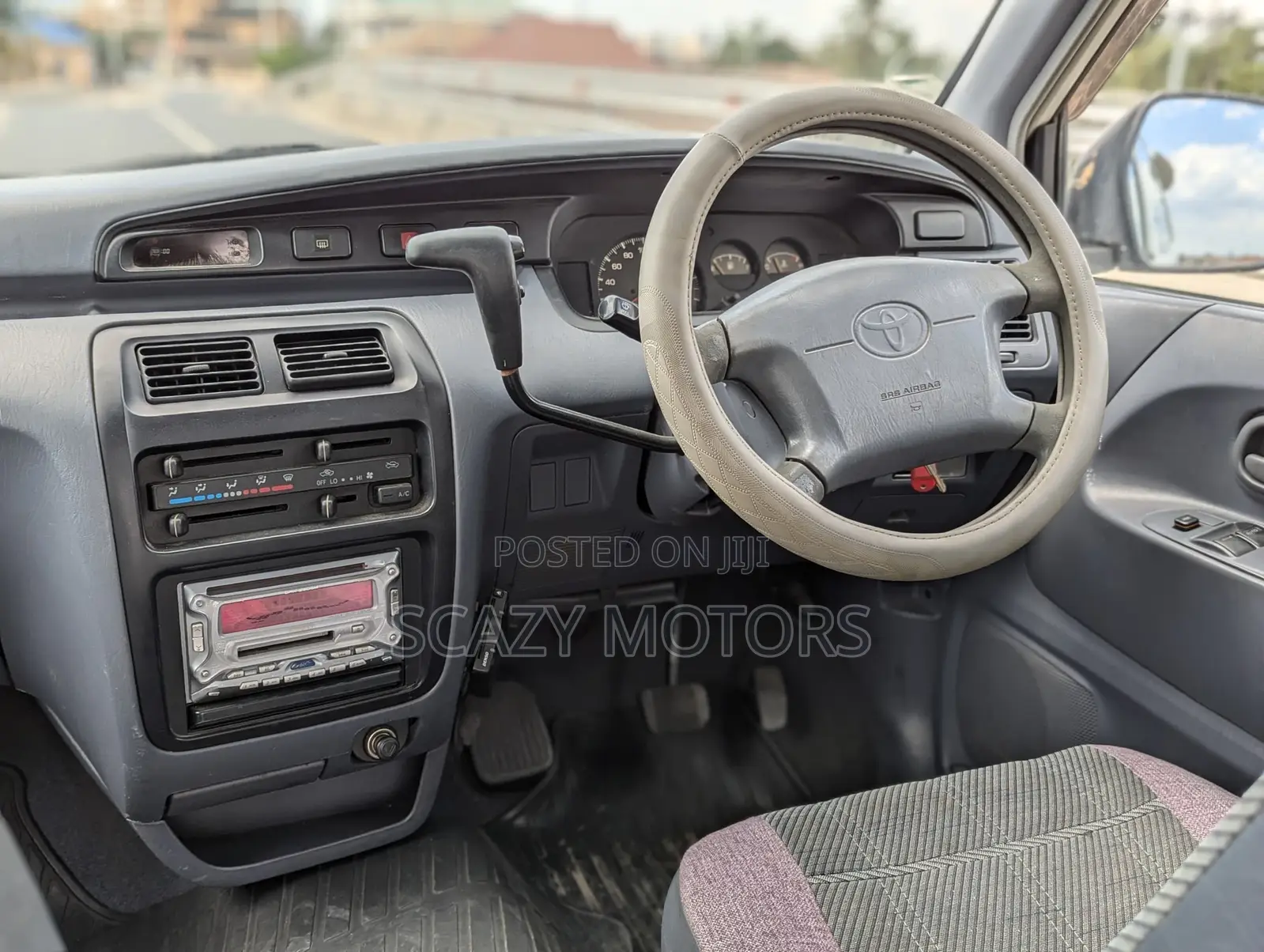Toyota Noah 2001 White