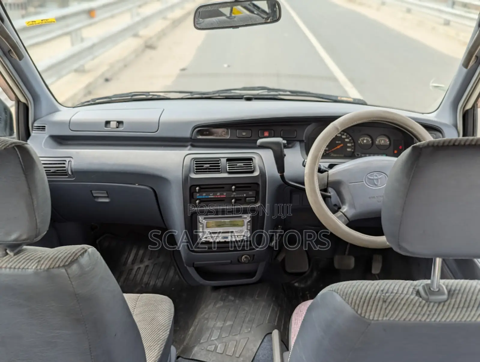Toyota Noah 2001 White
