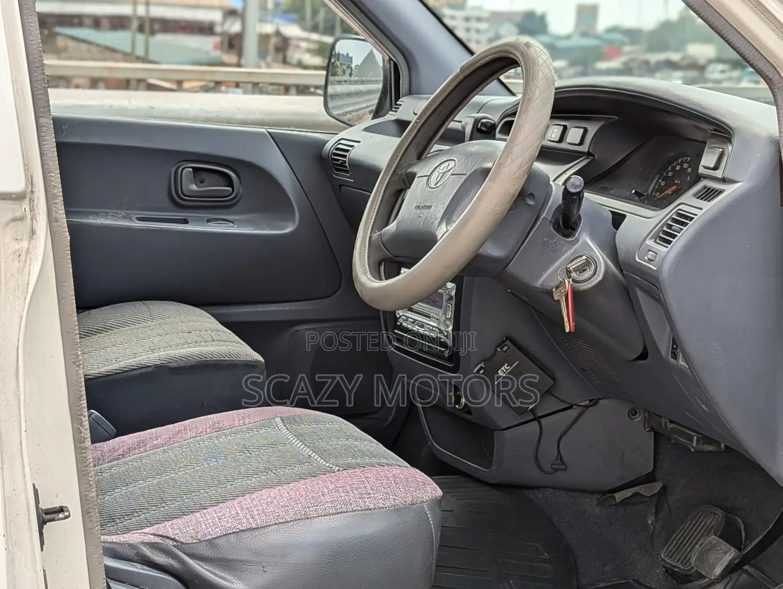 Toyota Noah 2001 White
