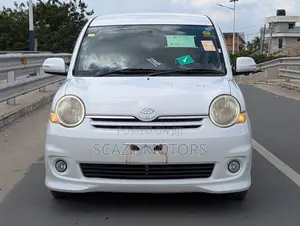 Toyota Sienta 2008 White