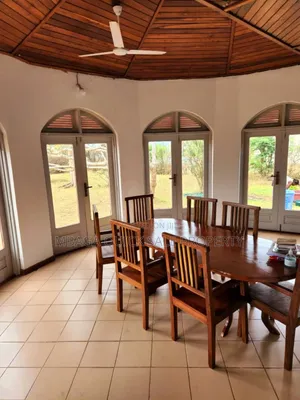 6bdrm House in Ras Kilomoni, Kunduchi for rent