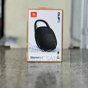 JBL Clip 5.