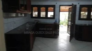 5bdrm House in Mikocheni for rent