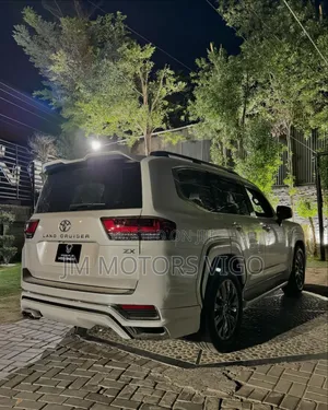 Toyota Land Cruiser 3.3 Diesel 4WD 2022 Pearl