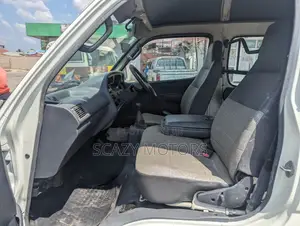 Toyota HiAce 2002 White