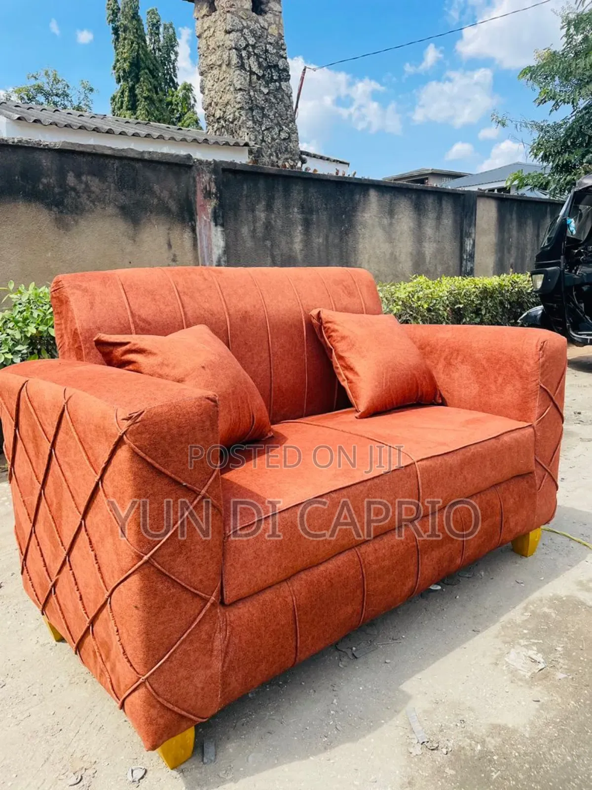 Sofa Kali Sana Mpya