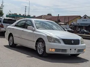 Toyota Crown Royale 2005 Off white