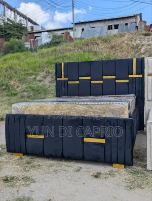 Kitanda Kizuri Na Godoro Mpya