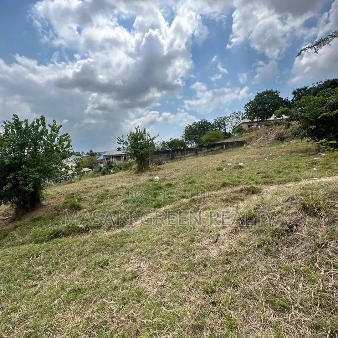 Plot for Sale at Madale