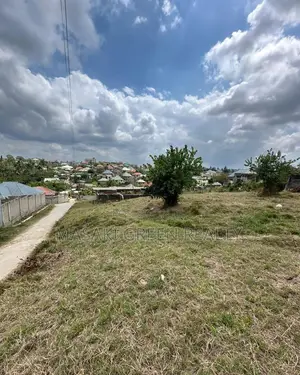 Plot for Sale at Madale