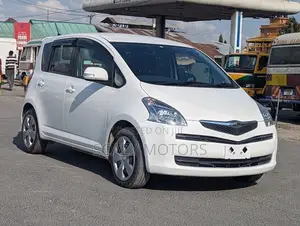 Toyota Ractis 2006 White