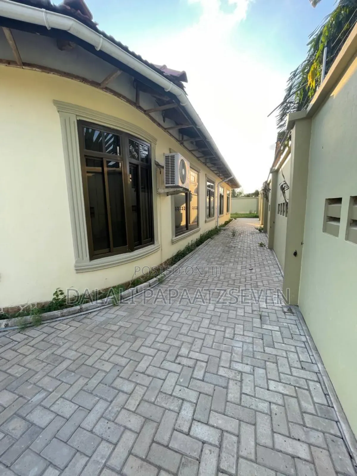 3bdrm Apartment in Dalalipapaatzseven, Kinondoni for rent
