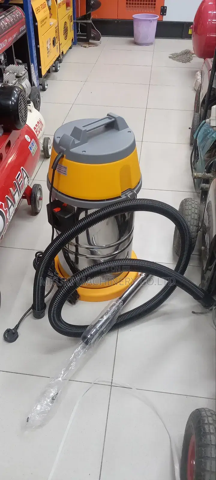 Dry and Wet Vaccum Cleaner Liter 30