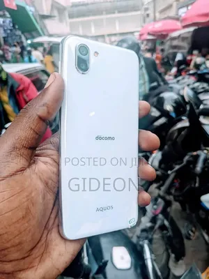 Sharp Aquos R2 64 GB White