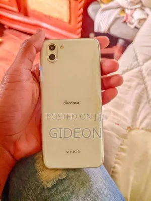 Sharp Aquos R2 64 GB White