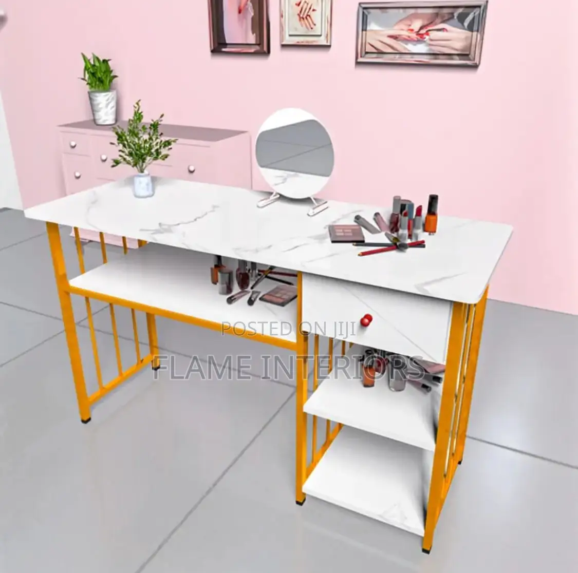 Manicure Table