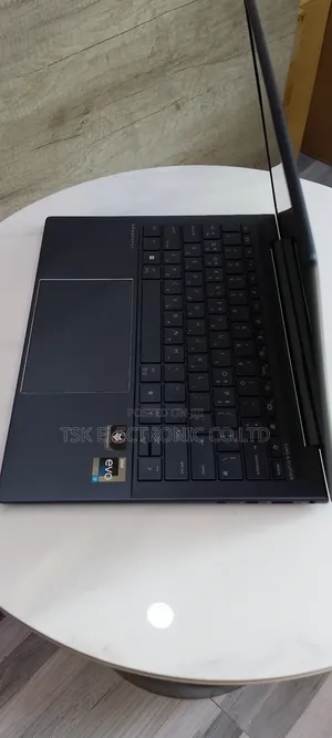 New Laptop HP Elite Dragonfly G4 16GB Intel Core I7 SSD 512GB