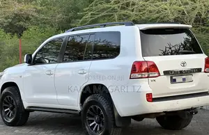 Toyota Land Cruiser 2008 White