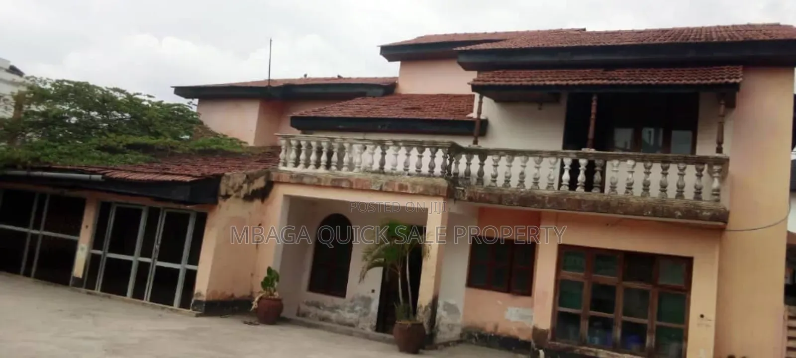 9bdrm Apartment in Mbez Beach for rent