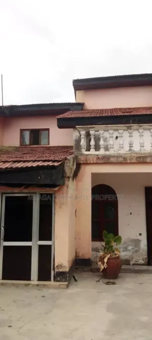 9bdrm Apartment in Mbez Beach for rent