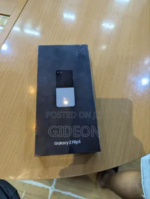 New Samsung Galaxy Z Flip5 512 GB Black