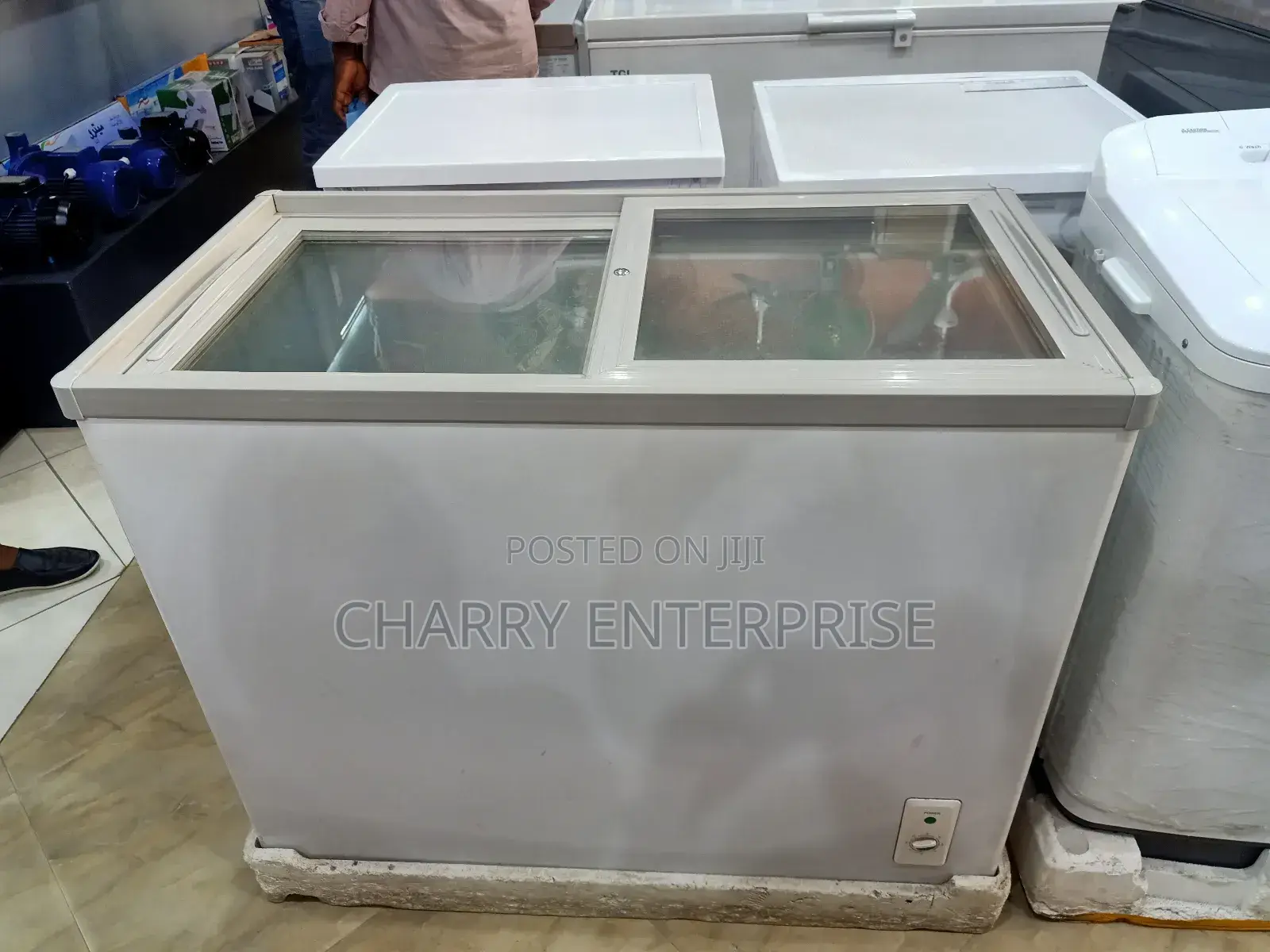 BISH Showcase Freezer Imara Yenye Powerful Compressor 300L