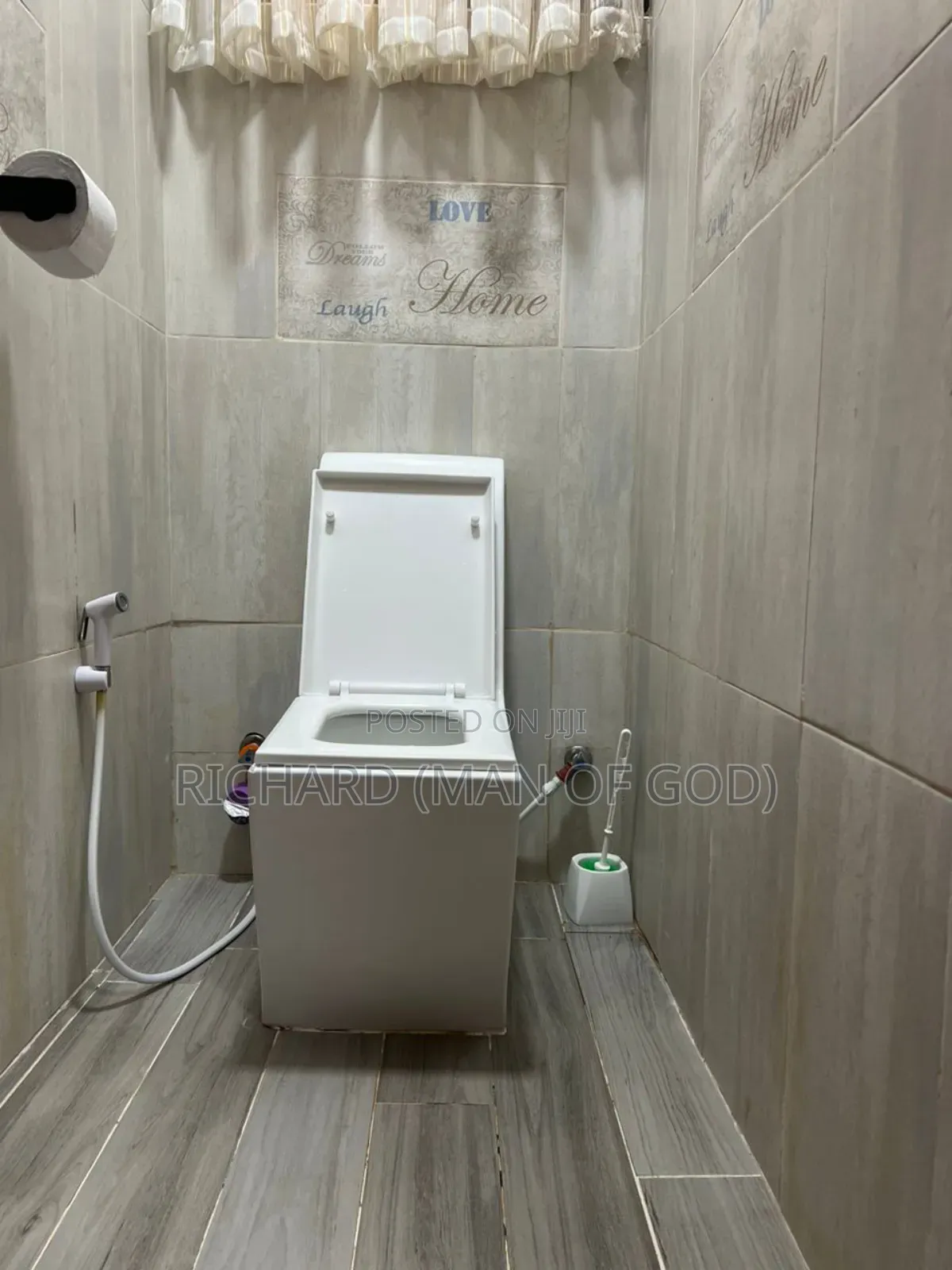 Furnished 6bdrm Bungalow in Central Business Area for rent