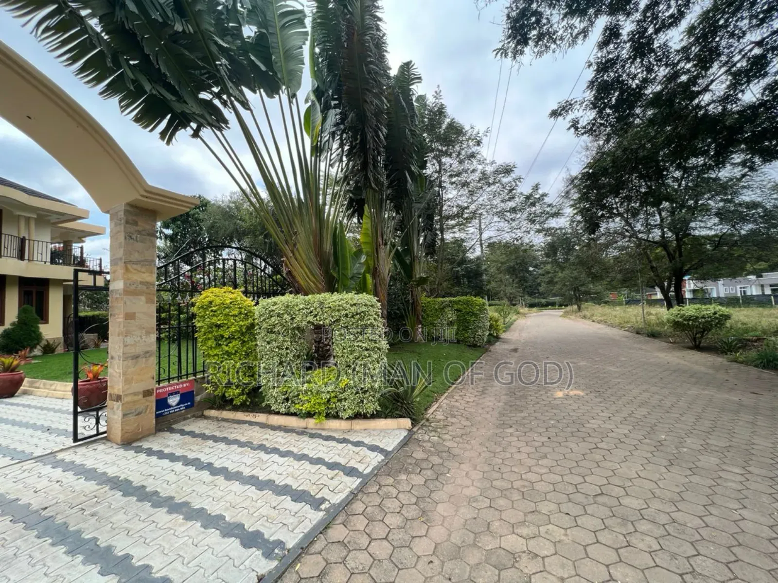 Furnished 6bdrm Bungalow in Central Business Area for rent