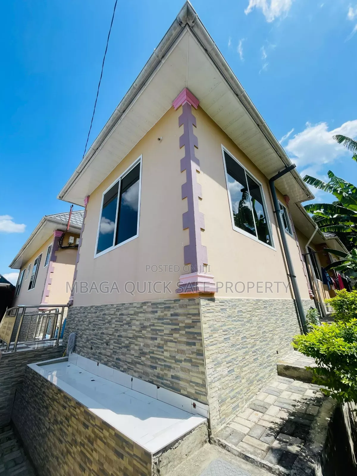 7bdrm Apartment in Mbezi Msuguri, Goba for sale