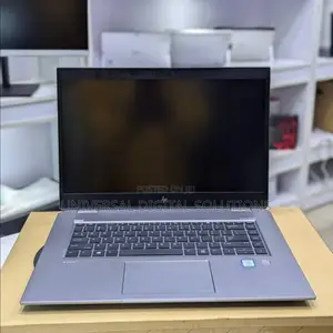 Laptop HP ZBook Studio G5 16GB Intel Xeon SSD 512GB