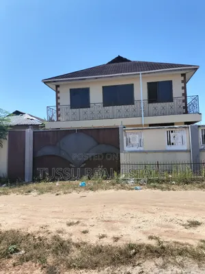 5bdrm House in Ununio Beach, Kinondoni for sale