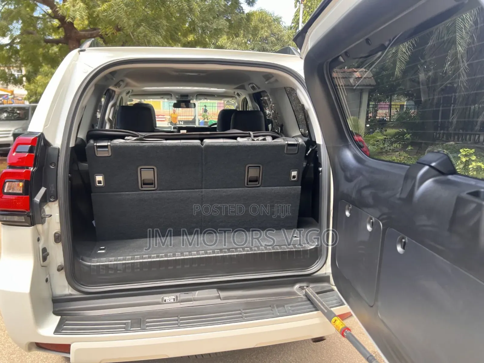 Toyota Land Cruiser Prado 2018 White