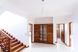 Lovely 4 Bedrooms Townhouse Oysterbay