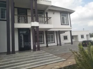 Furnished 5bdrm Villa in Central Business Area for rent