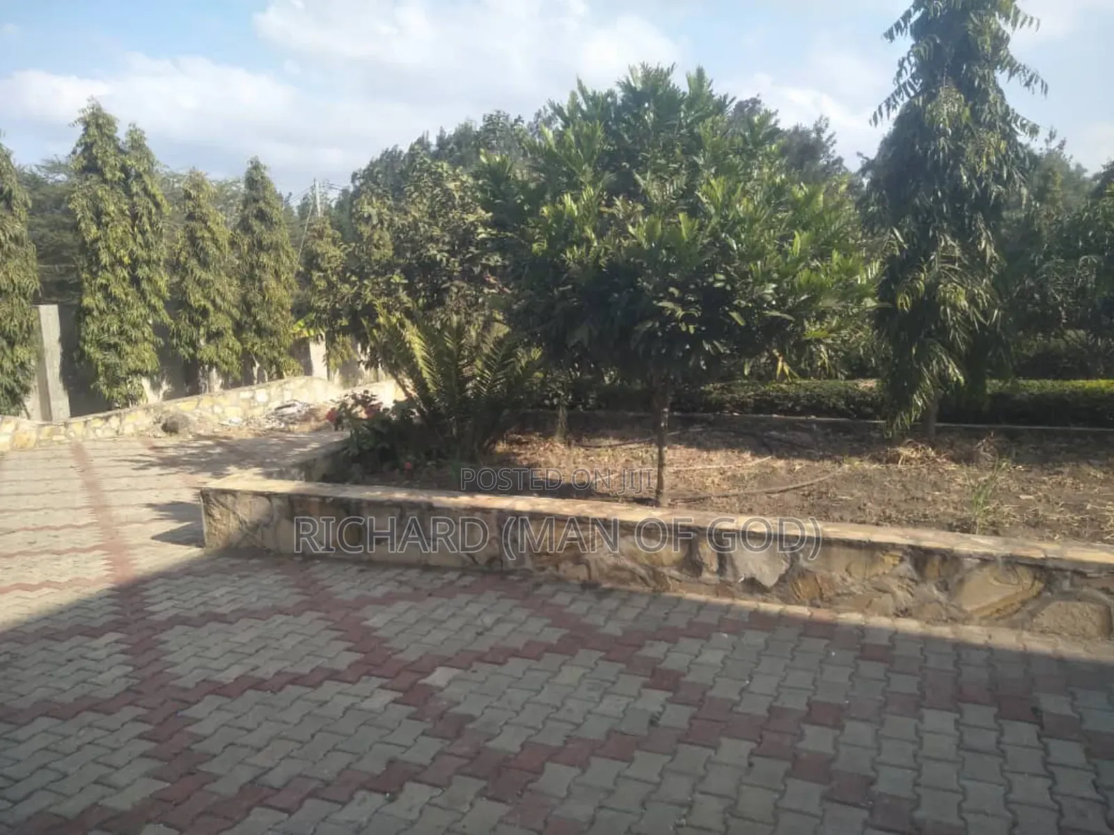 Furnished 5bdrm Villa in Central Business Area for rent