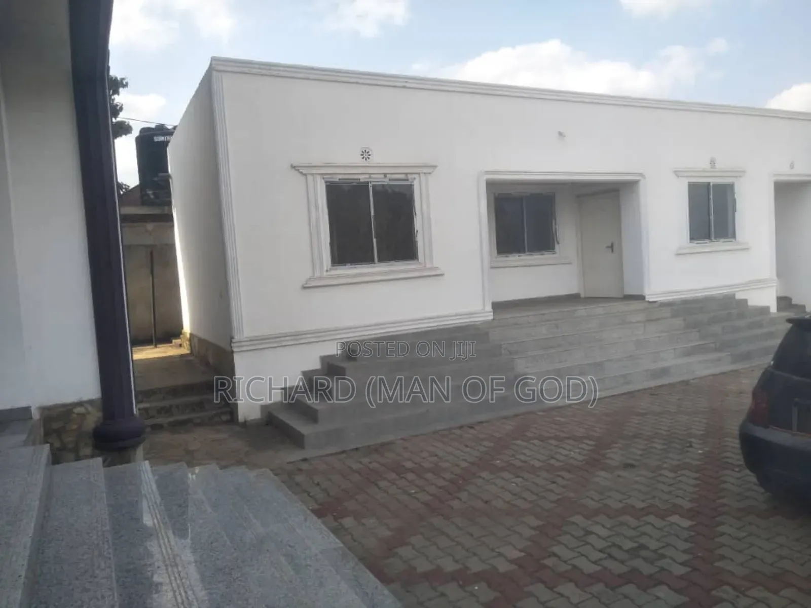 Furnished 5bdrm Villa in Central Business Area for rent
