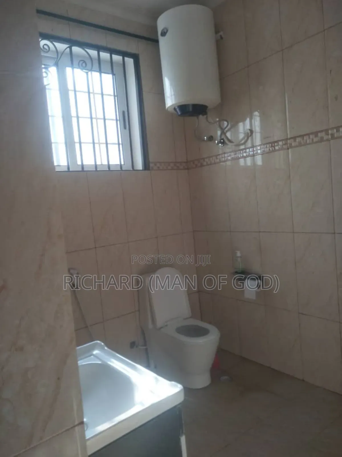 Furnished 5bdrm Villa in Central Business Area for rent