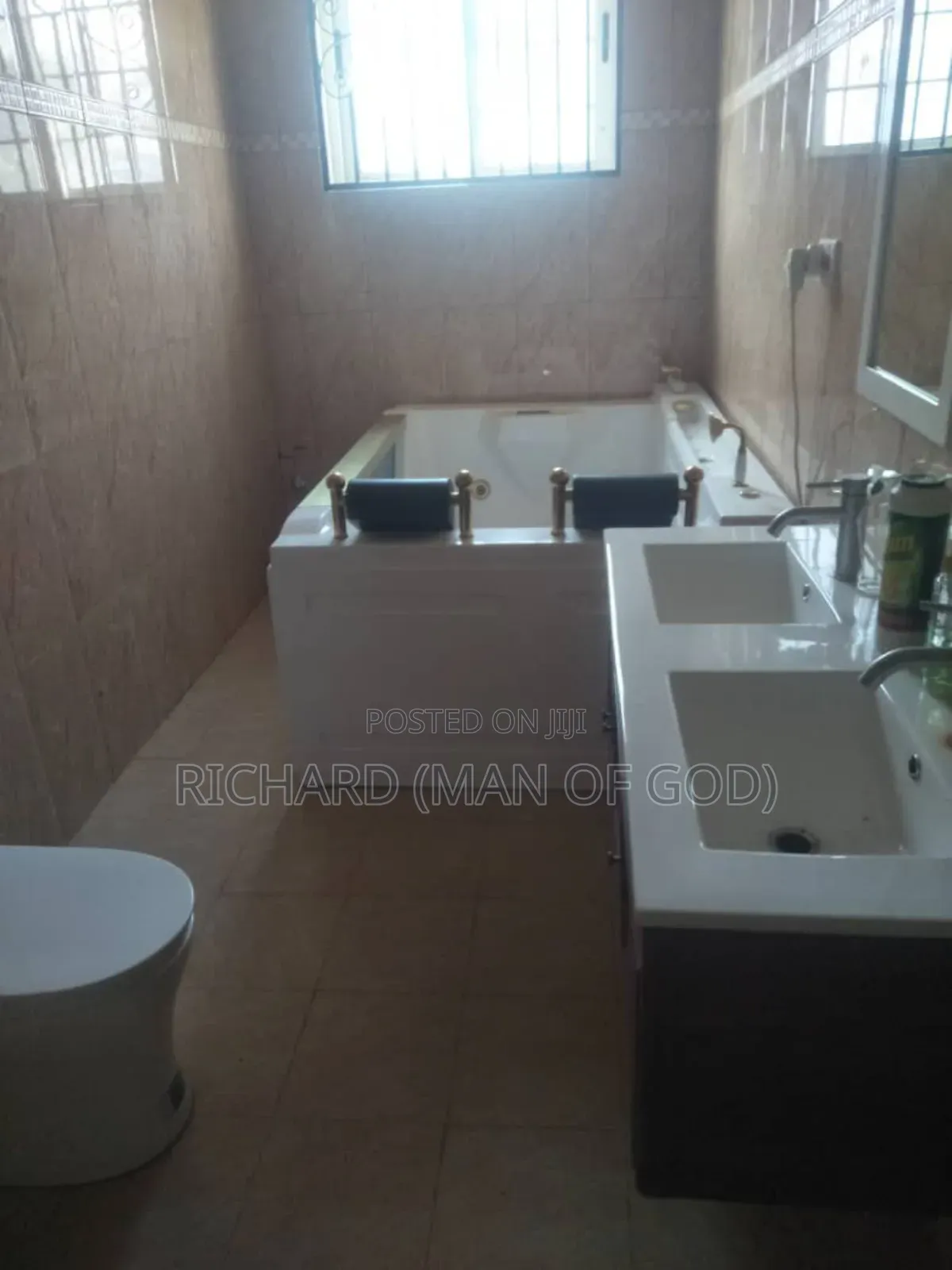 Furnished 5bdrm Villa in Central Business Area for rent