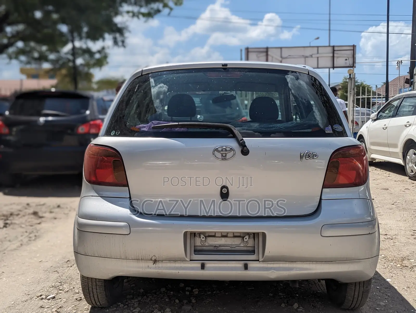 Toyota Vitz 2001 Silver