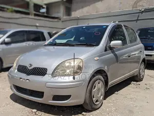 Toyota Vitz 2001 Silver