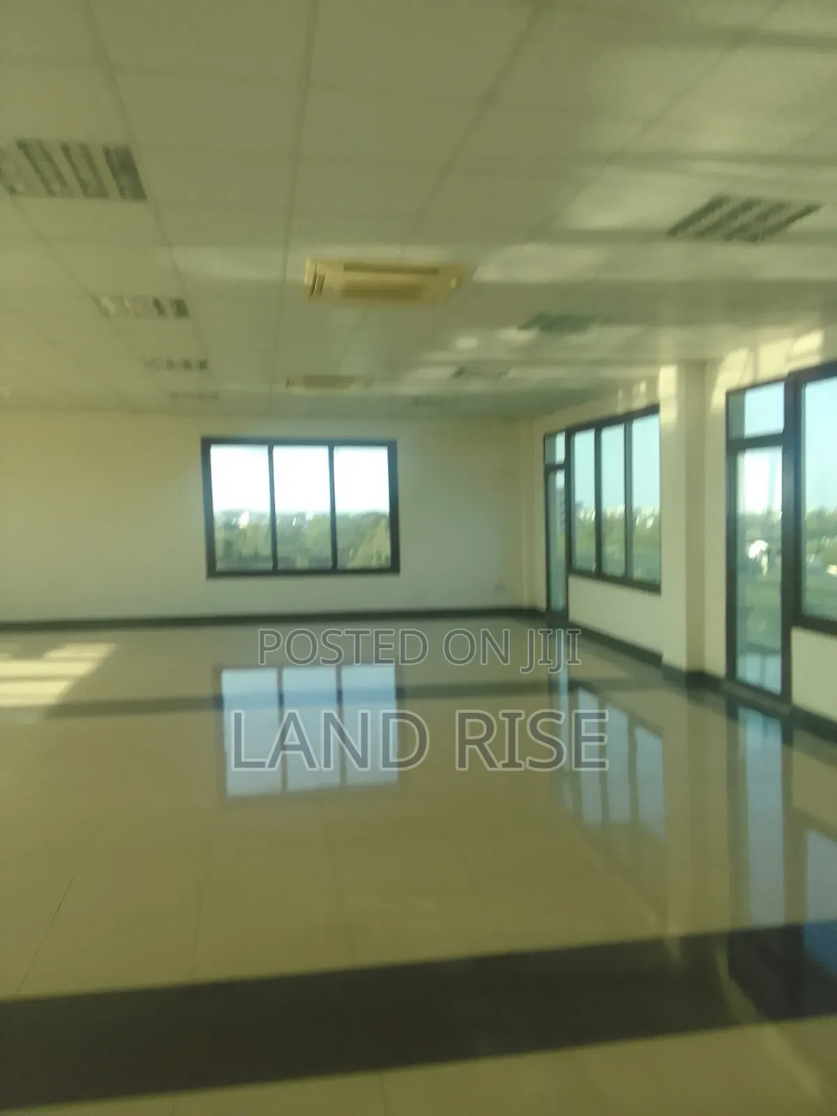 Office Space With 200 SQM in Makumbusho
