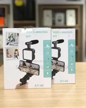 Smartphone Vlog Kit LED Video Light + Microphone, Phone Clip