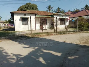 3bdrm House in Mikocheni for sale